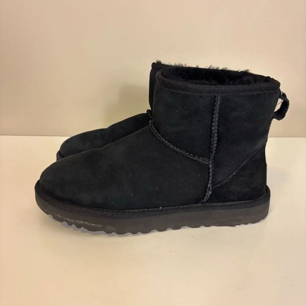UGG Black‎ Mini Fur Lined Winter Boots Women's Size 7